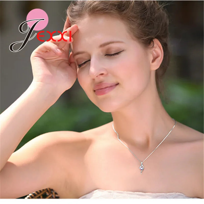 ALFA Pendant Necklace