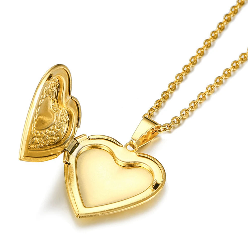 GOLD LOCKED Heart Necklace
