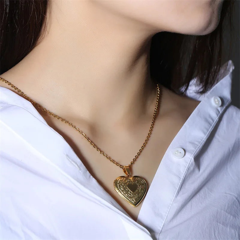 GOLD LOCKED Heart Necklace